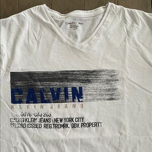 Calvin Klein White V-Neck Cotton Tee Bold Blue Graphic L